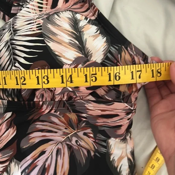 Hurley Racerback Swimsuit - Picture 6 of 6